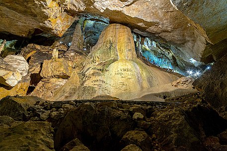 Die Grotten von Réclère im Jura